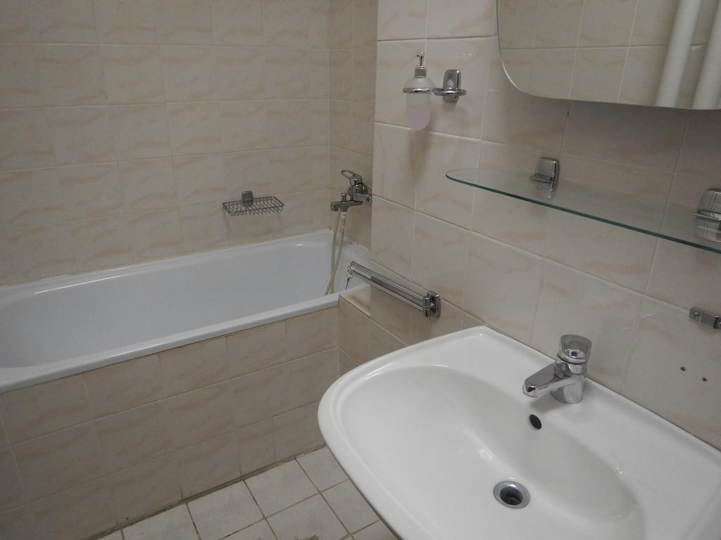 Biznis Centrum / Ubytovna Roznava Luaran gambar